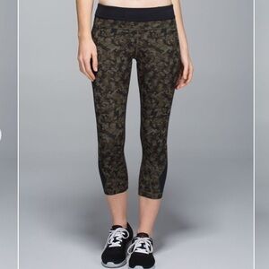 Lululemon Run: Inspire Crop II *Full-On Luxtreme (Mesh)